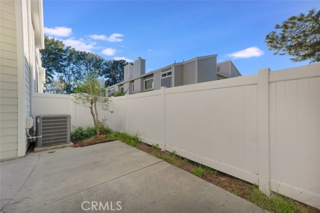 Detail Gallery Image 7 of 39 For 18200 Andrea Cir #6,  Northridge,  CA 91325 - 3 Beds | 2/1 Baths