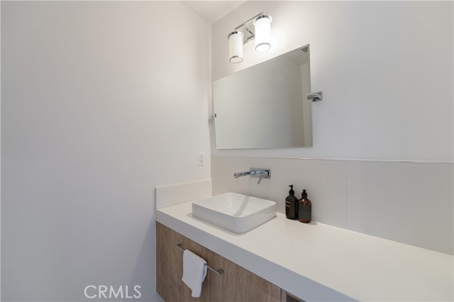 288 S Oakland Ave, Pasadena CA: https://media.crmls.org/medias/59f944e0-da90-4f04-9dce-ceaec53bc800.jpg