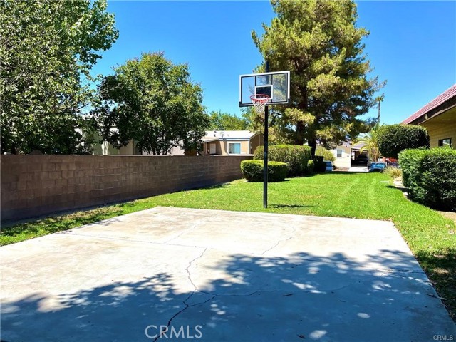 913 S Grand Avenue, San Jacinto CA: https://media.crmls.org/medias/59f9764c-2fda-4cd2-8029-331049bc4096.jpg