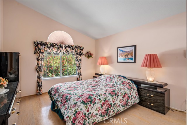 28852 Woodside Drive, Saugus CA: https://media.crmls.org/medias/59fa0aa8-5a0e-424a-9e70-04dbe355208b.jpg