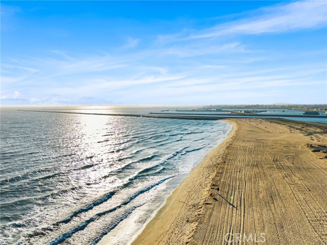 105 A Surfside Avenue, Surfside CA: https://media.crmls.org/medias/59fa4993-a17b-4995-aefe-9a8fac1fa54b.jpg