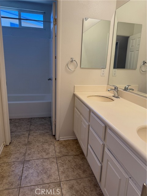 Detail Gallery Image 16 of 19 For 11946 Russell Ct, Victorville,  CA 92392 - 3 Beds | 2 Baths