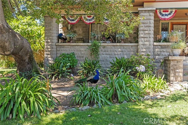 289 E Mckinley Avenue, Pomona CA: https://media.crmls.org/medias/59fb8f2a-b82b-4920-84e7-9da5950d8456.jpg