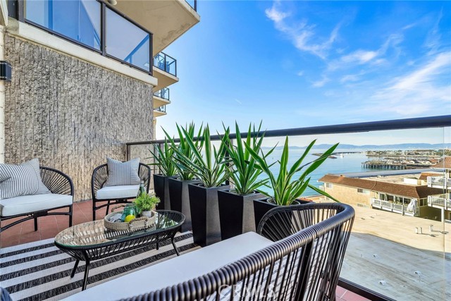 531 Esplanade, Redondo Beach, California 90277, 2 Bedrooms Bedrooms, ,2 BathroomsBathrooms,Residential,Sold,Esplanade,SB23198837