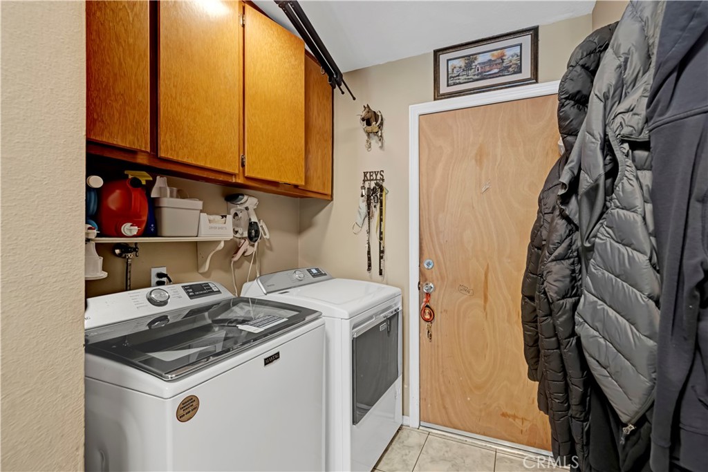https://media.crmls.org/medias/59fbe943-6ded-4fa6-b20d-5958ed7d3fc7.jpg?preset=X-Large