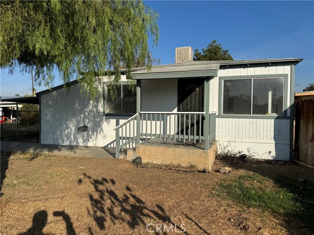 Detail Gallery Image 1 of 10 For 606 Sharon Pl, Bakersfield,  CA 93308 - 2 Beds | 1 Baths