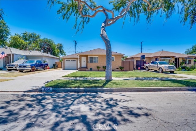 2304 W Flower Avenue, Fullerton CA: https://media.crmls.org/medias/59fcfe07-52ec-4def-aa02-25ad4ad76065.jpg