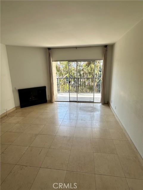 Detail Gallery Image 4 of 13 For 3949 Los Feliz Bld #302,  Los Angeles,  CA 90027 - 1 Beds | 1 Baths