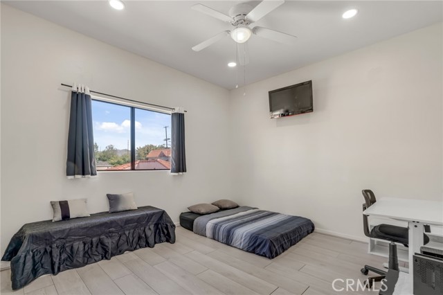 Detail Gallery Image 28 of 39 For 10943 Laurel Canyon #B9,  San Fernando,  CA 91340 - 2 Beds | 2 Baths