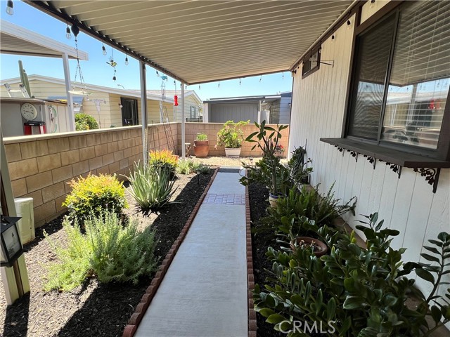 Detail Gallery Image 7 of 9 For 1417 Village St, Redlands,  CA 92374 - 2 Beds | 2 Baths