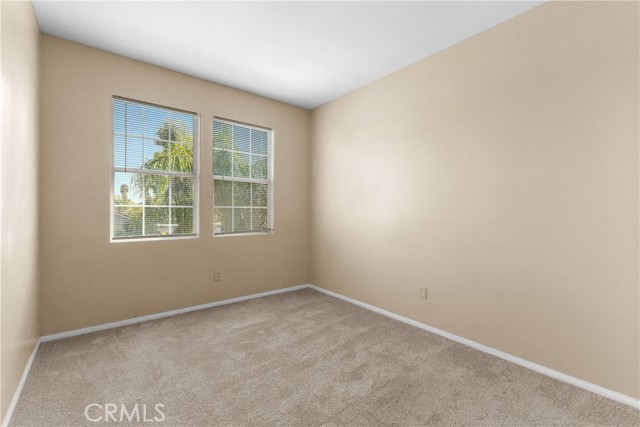 Detail Gallery Image 9 of 15 For 1249 Squaw Valley St, Hemet,  CA 92545 - 5 Beds | 3/1 Baths