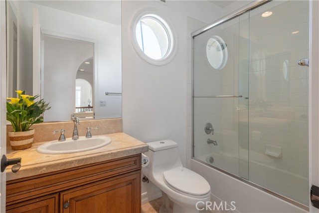 Detail Gallery Image 32 of 40 For 8005 Bell Crest Dr, Los Angeles,  CA 90045 - 6 Beds | 4 Baths