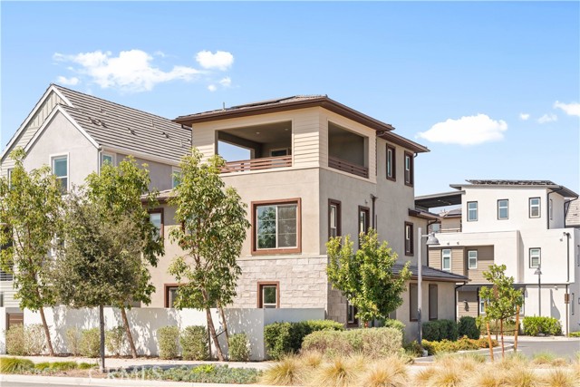 Detail Gallery Image 2 of 43 For 203 Lynx, Irvine,  CA 92618 - 3 Beds | 2/1 Baths