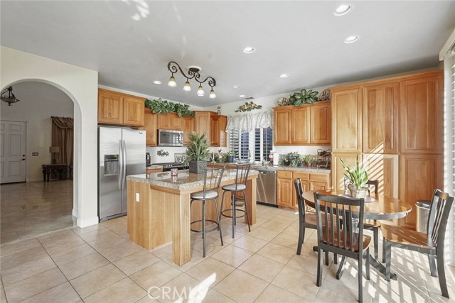 Detail Gallery Image 9 of 29 For 9470 Hillsborough, Chowchilla,  CA 93610 - 5 Beds | 3 Baths