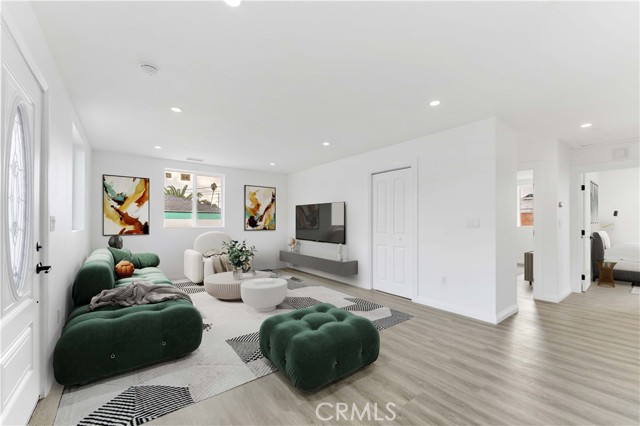 Detail Gallery Image 5 of 43 For 540 W 118th St, Los Angeles,  CA 90044 - 6 Beds | 5 Baths