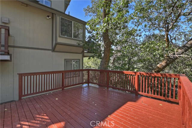 Detail Gallery Image 4 of 33 For 1262 Brentwood Dr, Lake Arrowhead,  CA 92352 - 3 Beds | 2 Baths