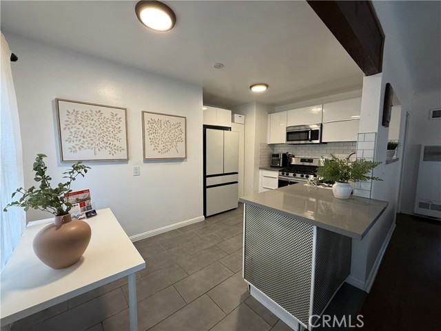 337 Lime, Long Beach CA: https://media.crmls.org/medias/5a01aa96-9a44-48cb-b602-9f5436bca7d5.jpg