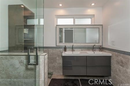 6236 Capistrano Avenue, Woodland Hills CA: https://media.crmls.org/medias/5a01b479-7e6a-4d4b-a874-93a38d63029b.jpg