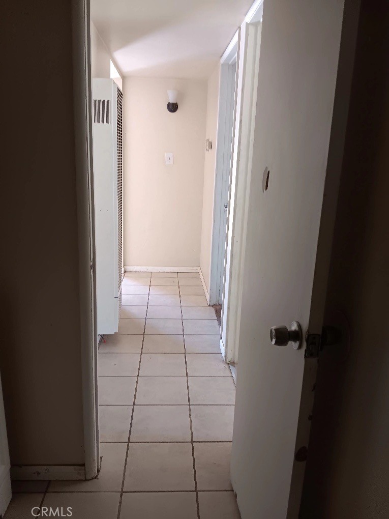 https://media.crmls.org/medias/5a01f4c4-5020-4e54-bf8a-9919e278ddd8.jpg?preset=X-Large