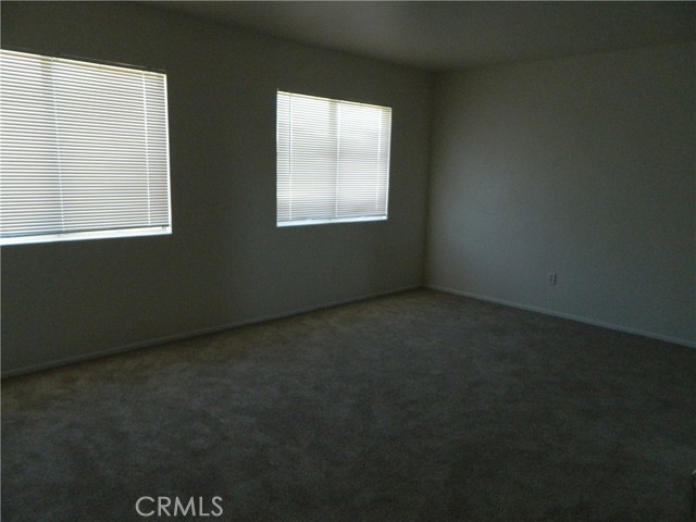 Detail Gallery Image 13 of 18 For 32945 Serena Way, Lake Elsinore,  CA 92530 - 5 Beds | 3 Baths