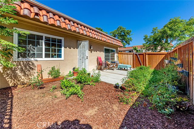 26 Seton, Irvine CA: https://media.crmls.org/medias/5a020329-18ff-4d29-83bd-773f9f1fe8ca.jpg