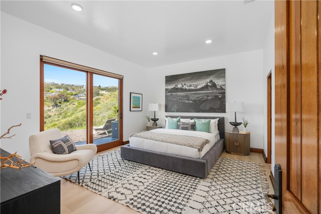 2516 Temple Hills Drive, Laguna Beach CA: https://media.crmls.org/medias/5a020876-f064-4420-9e07-493777b0e0bc.jpg