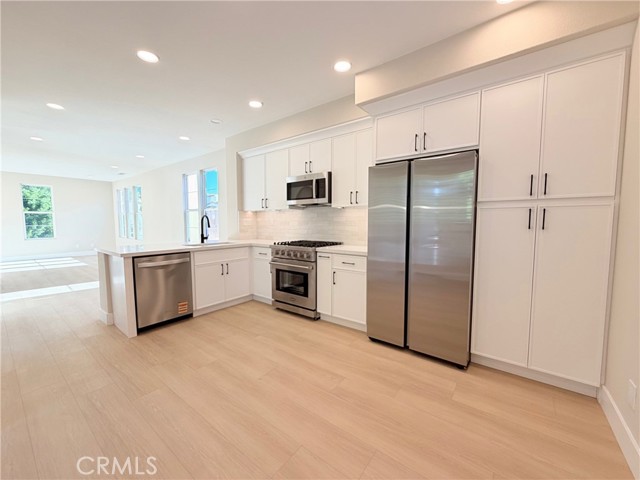 Detail Gallery Image 11 of 34 For 302 Tall Oak, Irvine,  CA 92603 - 3 Beds | 3/1 Baths