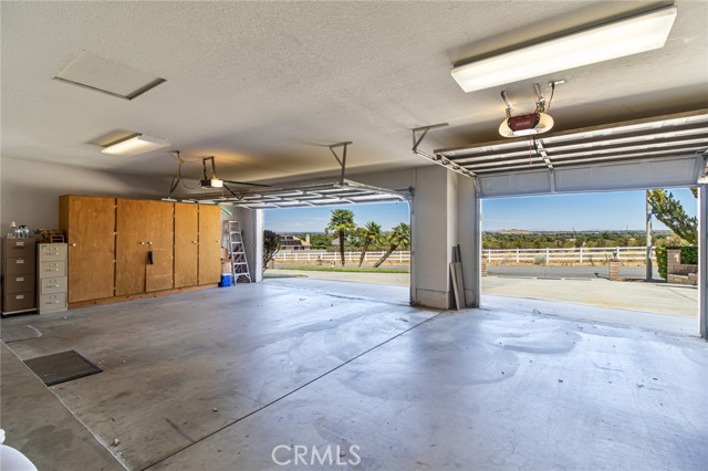 41653 62nd W Street, Palmdale CA: https://media.crmls.org/medias/5a038000-9dee-4ac2-b995-143877e7fcf2.jpg
