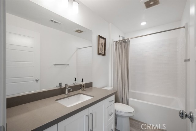 Detail Gallery Image 5 of 21 For 279 Dockside Ln, San Pedro,  CA 90731 - 3 Beds | 3/1 Baths