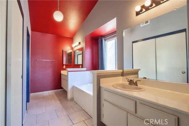 Image 22 of 39 For 12914 Coralberry St.