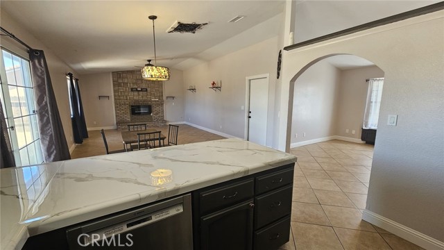 Detail Gallery Image 7 of 20 For 8473 Satinwood Ave, California City,  CA 93505 - 3 Beds | 2 Baths