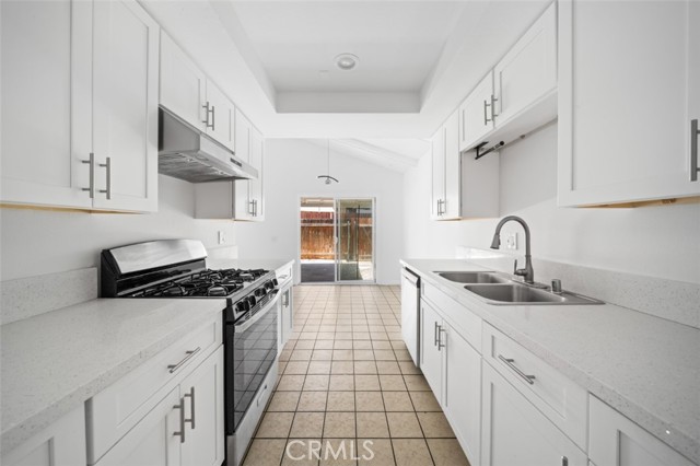 Detail Gallery Image 8 of 29 For 1377 Wheaton Way, Riverside,  CA 92507 - 3 Beds | 2 Baths