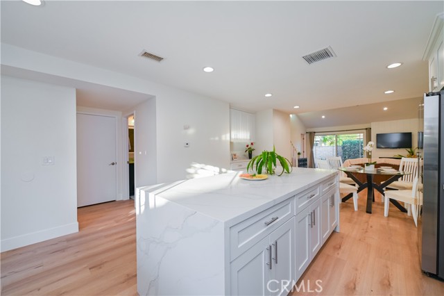 Detail Gallery Image 10 of 28 For 15 Camphor, Irvine,  CA 92612 - 3 Beds | 3 Baths