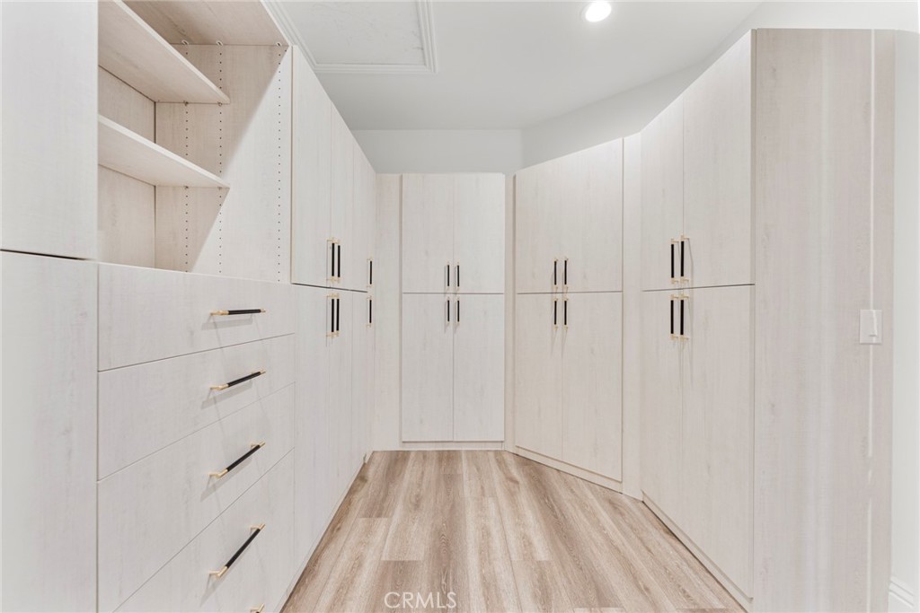 5a04d06f 9b3e 4ae4 Ab35 E7b41812a2f3