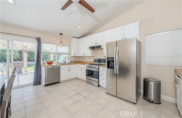 Detail Gallery Image 5 of 33 For 22412 Goldrush, Lake Forest,  CA 92630 - 3 Beds | 2 Baths