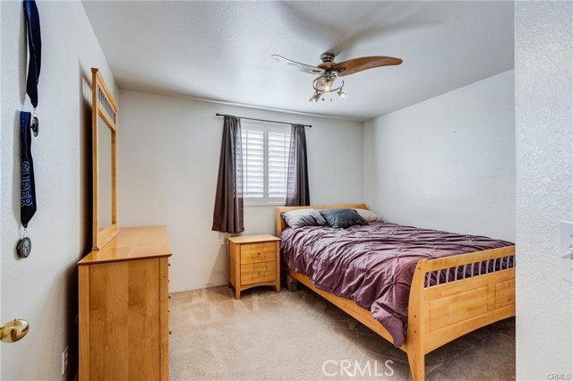 8961 Newcastle Avenue, Hesperia CA: https://media.crmls.org/medias/5a057b7d-3665-460b-9e2b-dd0ee73fc949.jpg