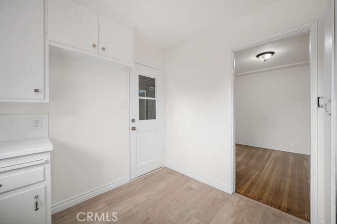 https://media.crmls.org/medias/5a05bb76-071f-4c41-b2a5-ccf52eb88d2d.jpg?preset=X-Large