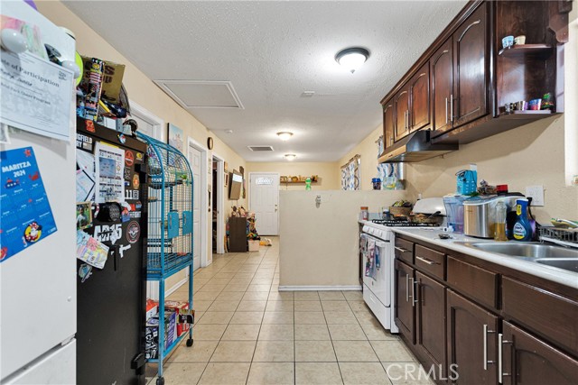5834 Norman Way, Riverside CA: https://media.crmls.org/medias/5a0781ff-e975-48e3-a49e-d0834a6b4da7.jpg