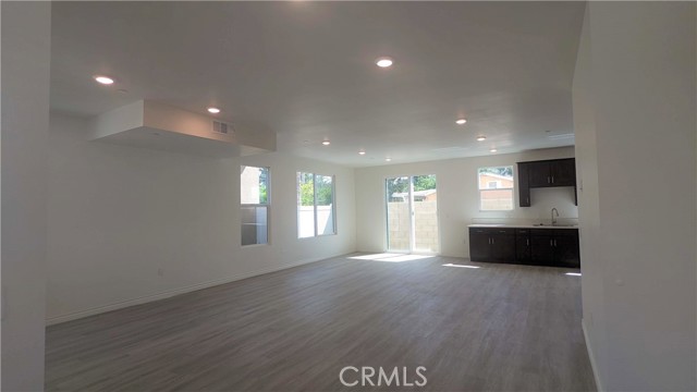 Detail Gallery Image 7 of 19 For 15126 W Logos Ct, North Hills,  CA 91343 - 3 Beds | 2/1 Baths