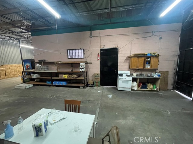 8273 S San Pedro, Los Angeles, California 90003, ,Commercial Sale,For Sale,8273 S San Pedro,CRSB23216146