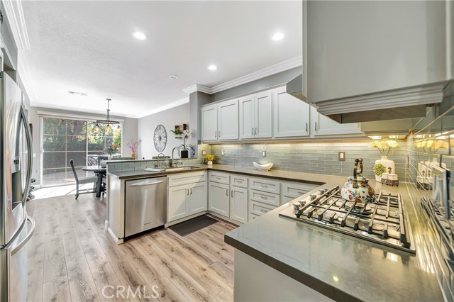 Detail Gallery Image 9 of 35 For 26802 Cezanne Ln, Valencia,  CA 91355 - 3 Beds | 2/1 Baths