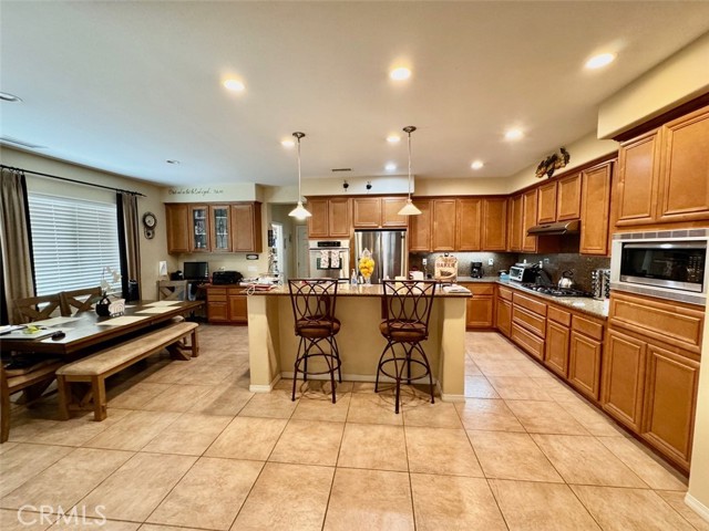 7425 Estancia Court, Rancho Cucamonga CA: https://media.crmls.org/medias/5a098b7c-b271-49da-88c1-09ab3dfa6093.jpg