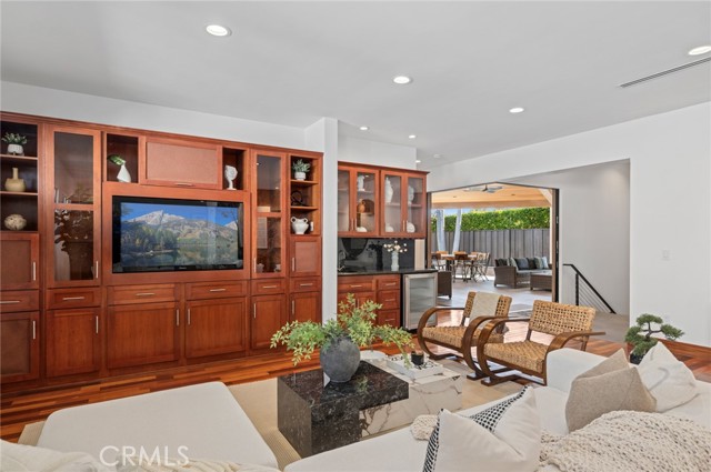 Detail Gallery Image 9 of 35 For 450 Cabrillo, Costa Mesa,  CA 92627 - 4 Beds | 3/1 Baths