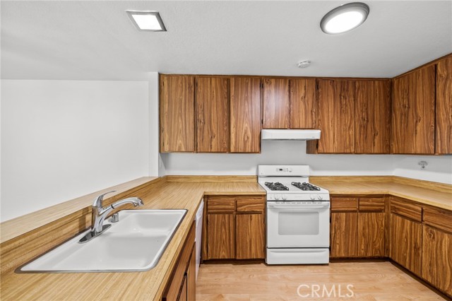 Detail Gallery Image 6 of 18 For 25652 Rimgate Dr 5c,  Lake Forest,  CA 92630 - 2 Beds | 1 Baths