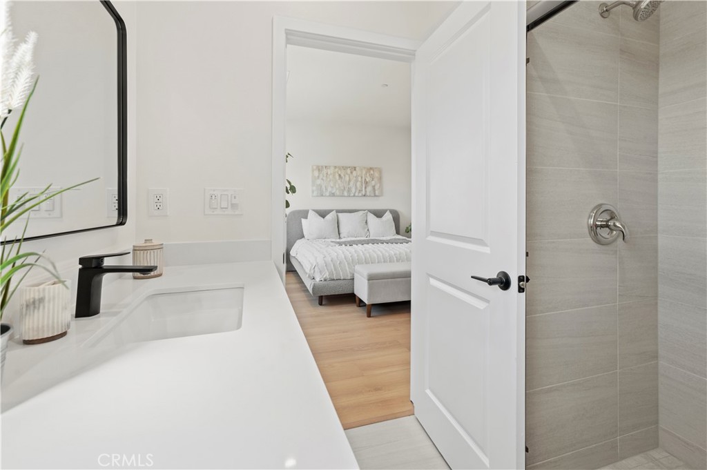 MLS #OC25253896 image #29