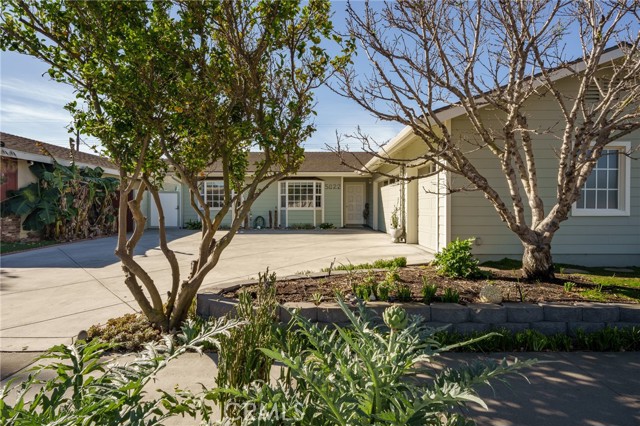 Detail Gallery Image 3 of 40 For 5022 Tasman, Huntington Beach,  CA 92649 - 3 Beds | 2 Baths