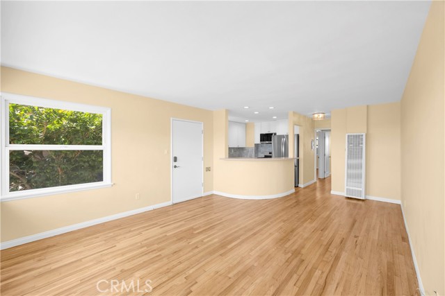 220 Cliff Drive, Laguna Beach CA: https://media.crmls.org/medias/5a0cc22e-a32a-48d2-abb7-339b14bb153a.jpg