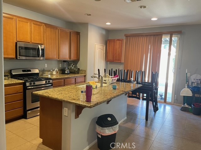 5825 Finchley Road, Palmdale CA: https://media.crmls.org/medias/5a0cd9ce-027a-43f3-80ac-9d46b67e2c65.jpg