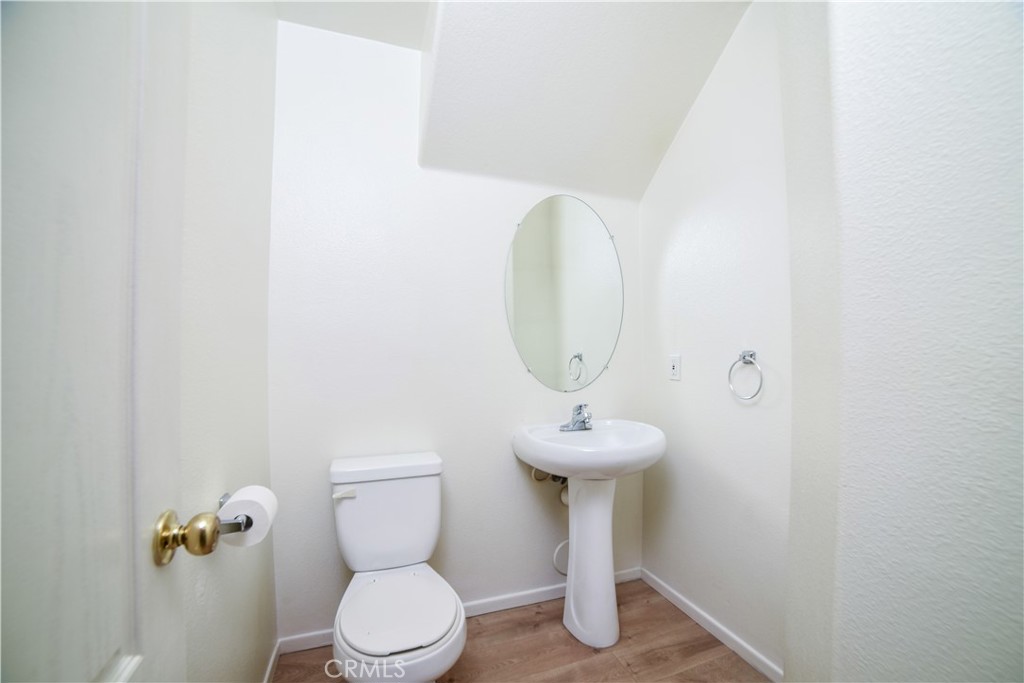 https://media.crmls.org/medias/5a0d977a-0e36-42cf-b1e2-fda6866618bb.jpg?preset=X-Large