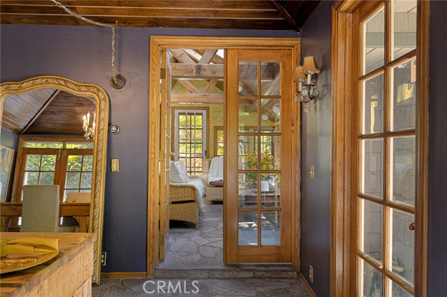 969 Oak Drive, Crestline CA: https://media.crmls.org/medias/5a0e5964-0c4d-4ca9-9f64-62592098965b.jpg